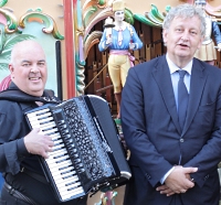 Accordeonist Rene met Eberhardt vd Laan